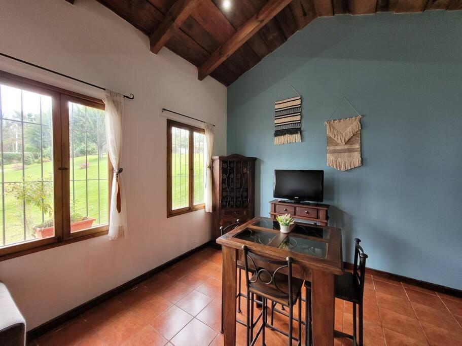 Amplia Casa Antigua Guatemala Con Pergola Y Jardin Villa Exteriör bild