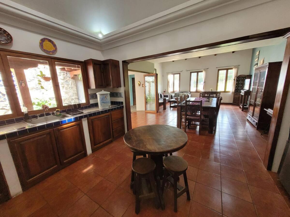 Amplia Casa Antigua Guatemala Con Pergola Y Jardin Villa Exteriör bild