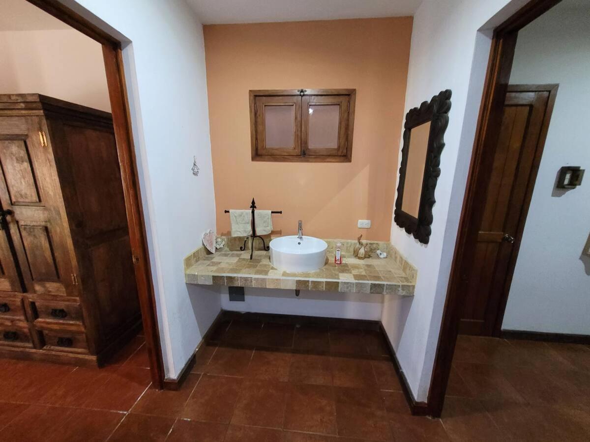 Amplia Casa Antigua Guatemala Con Pergola Y Jardin Villa Exteriör bild