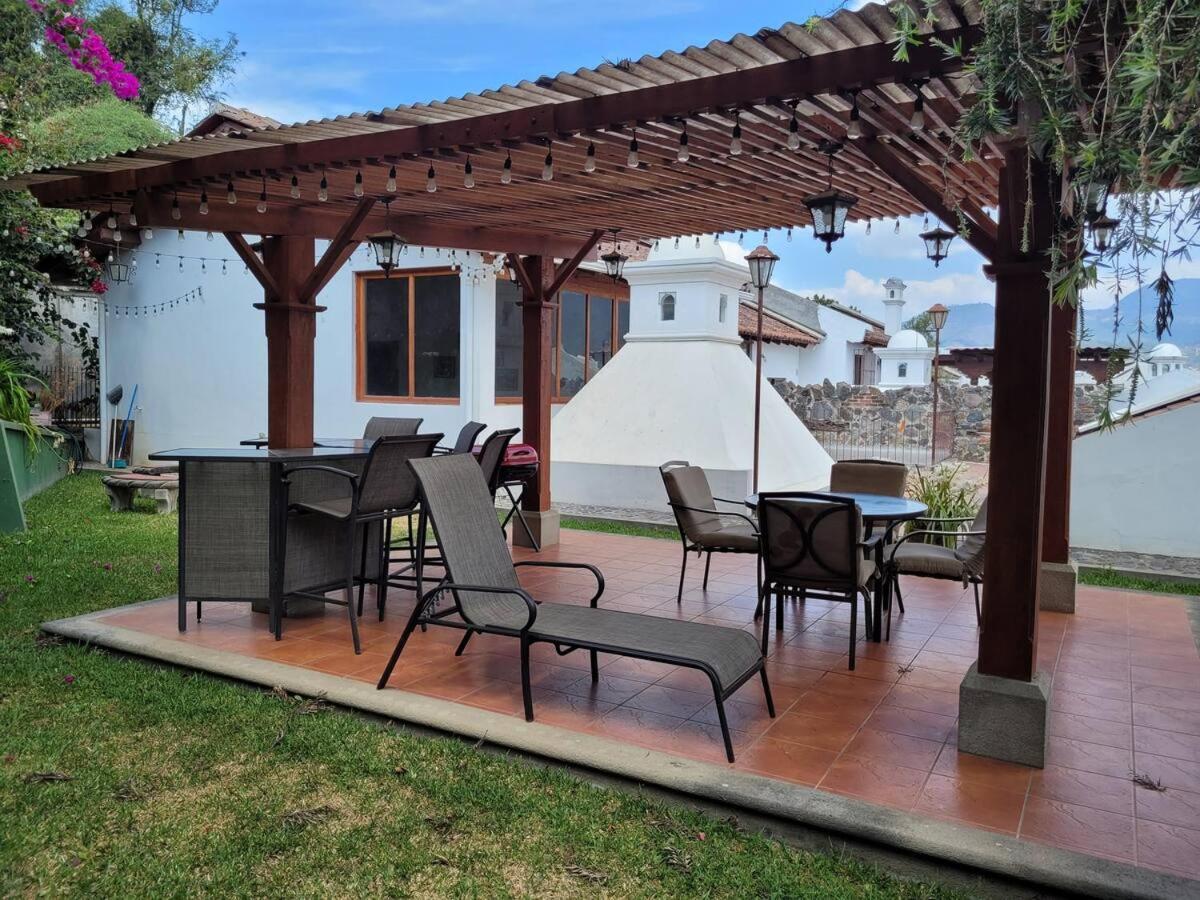 Amplia Casa Antigua Guatemala Con Pergola Y Jardin Villa Exteriör bild